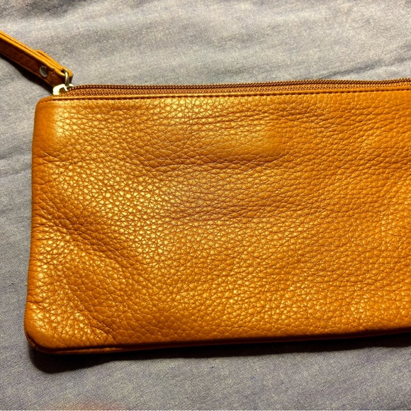 Sale! DKNY soft pebble camel leather wristlet - Picture 2 of 4